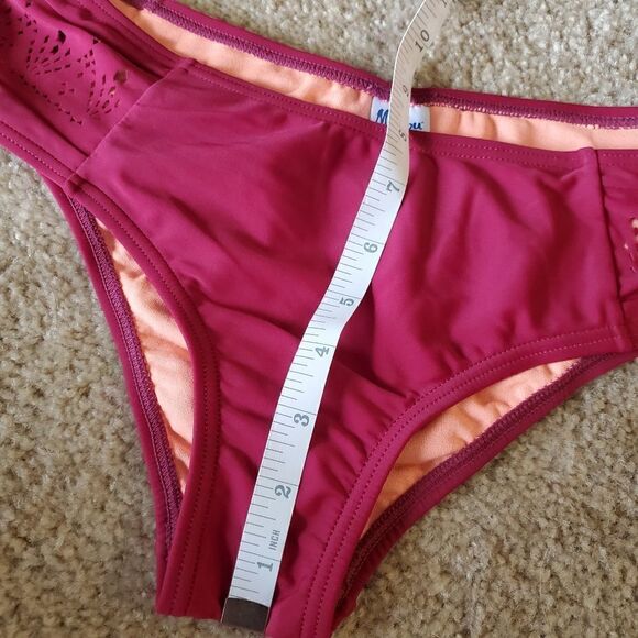 NWT Malibu burgundy lazercut cheeky bikini bottom - Picture 6 of 10